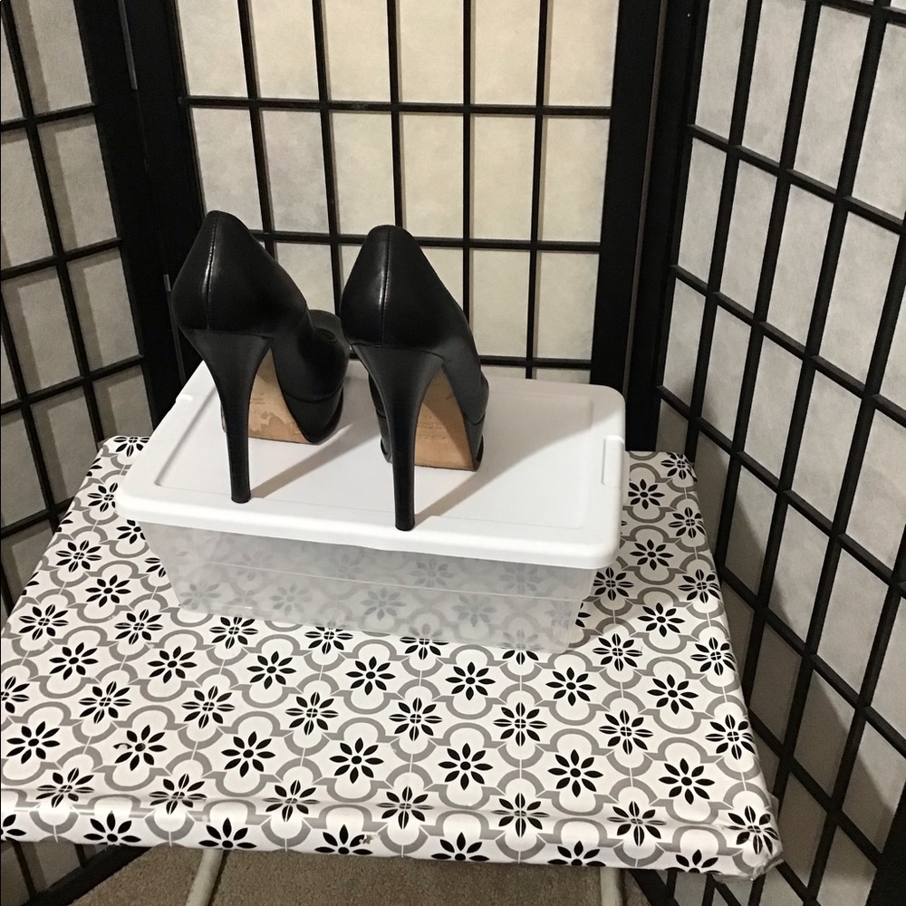 Fendi
Fendi Black Leather Fendista Platform Pumps - Picture 4 of 6